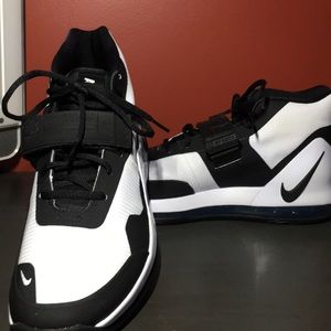 Nike Airforce Max Basketball Shoes